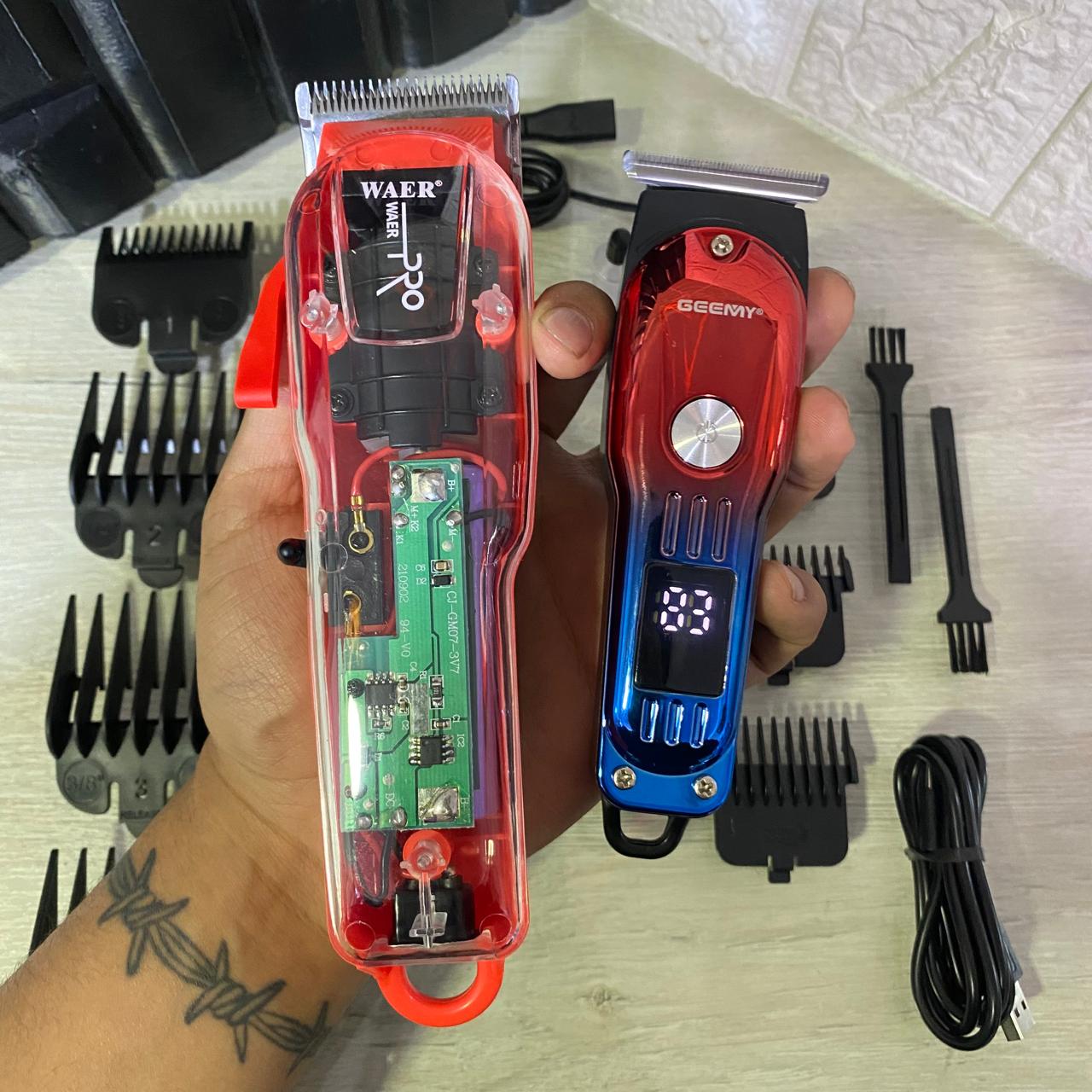 Kemei 1761 +2 un GEEMY 8036 rojo/azulada